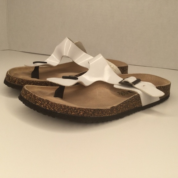 Tender Tootsies thong sandals. Birk style. - Picture 3 of 8